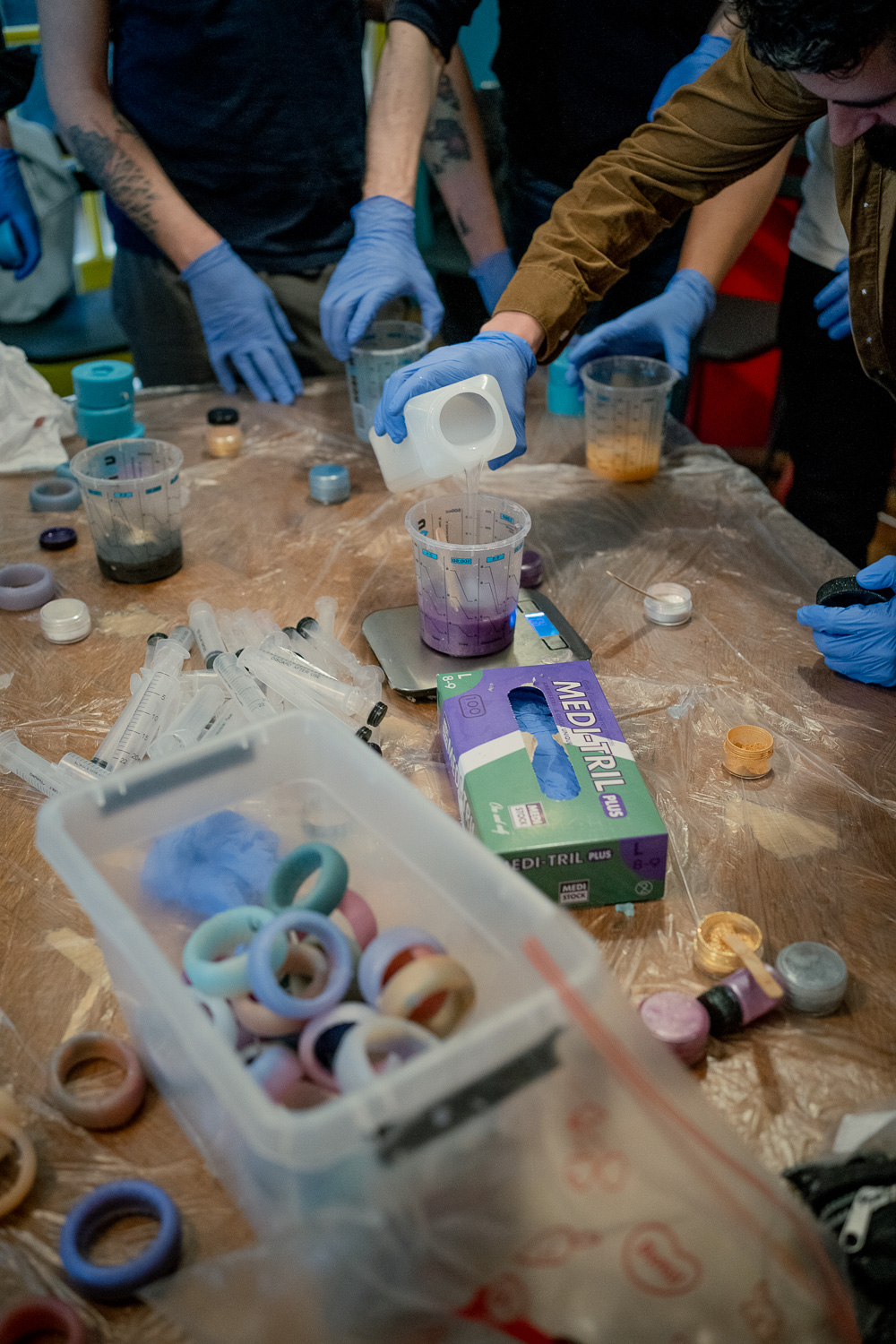 Atelier collectif Otoko : fabrication d'anneaux en silicone